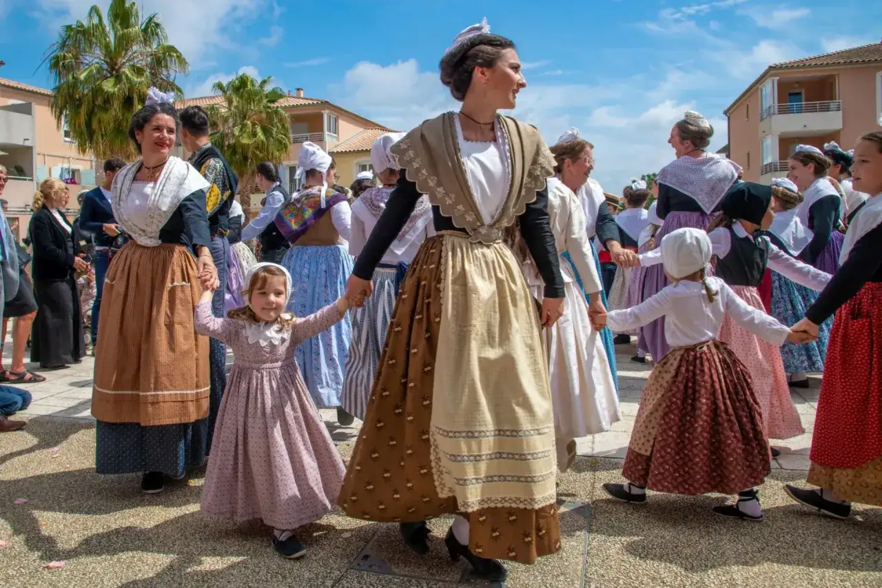 Costume traditionnel homme français - régions, codes et erreurs