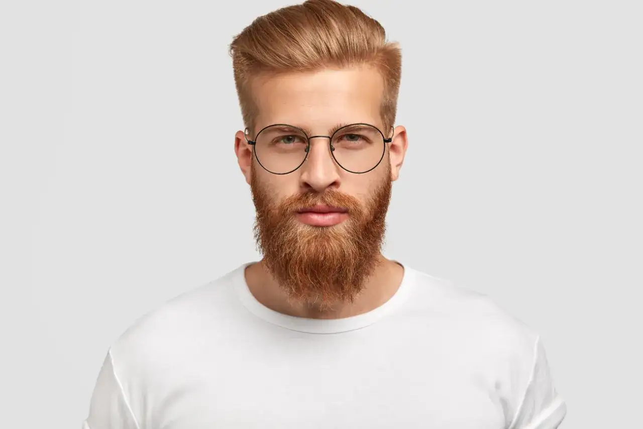 Visage rectangulaire homme - coupe, barbe et lunettes à privilégier