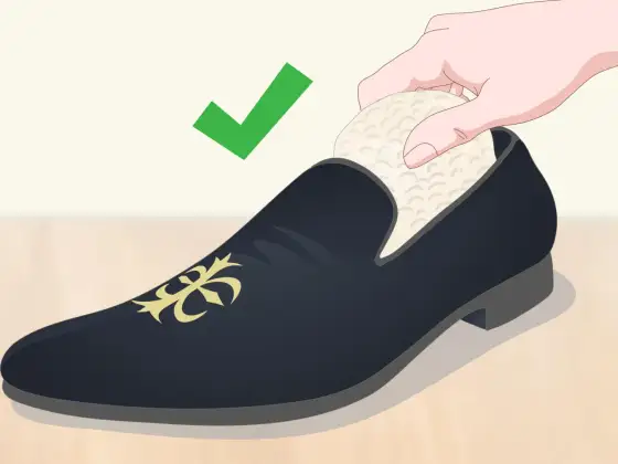 Comment assouplir des chaussures qui serrent sans les abîmer